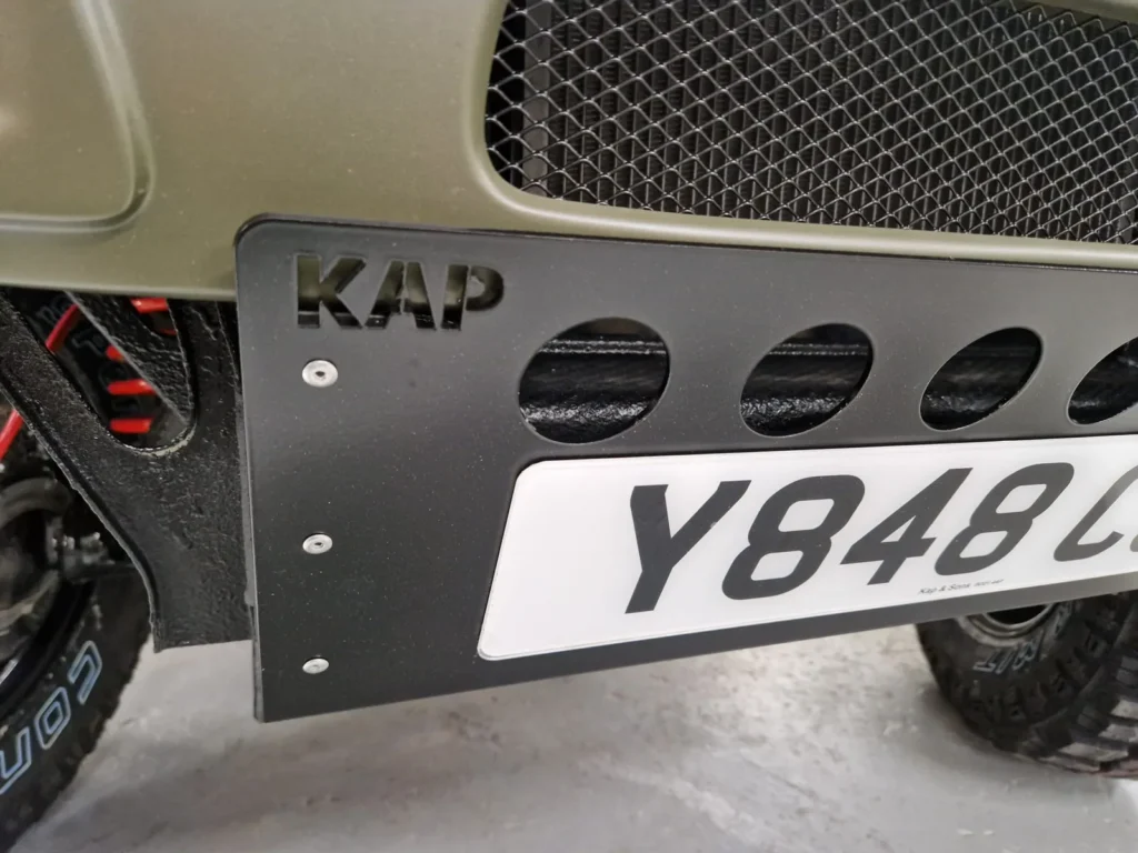 Black options – powder-coated front alloy bash guard & alloy sill guards